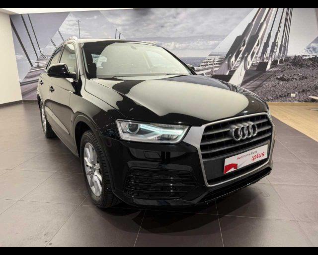 AUDI Q3 2.0 TDI 120 CV Business