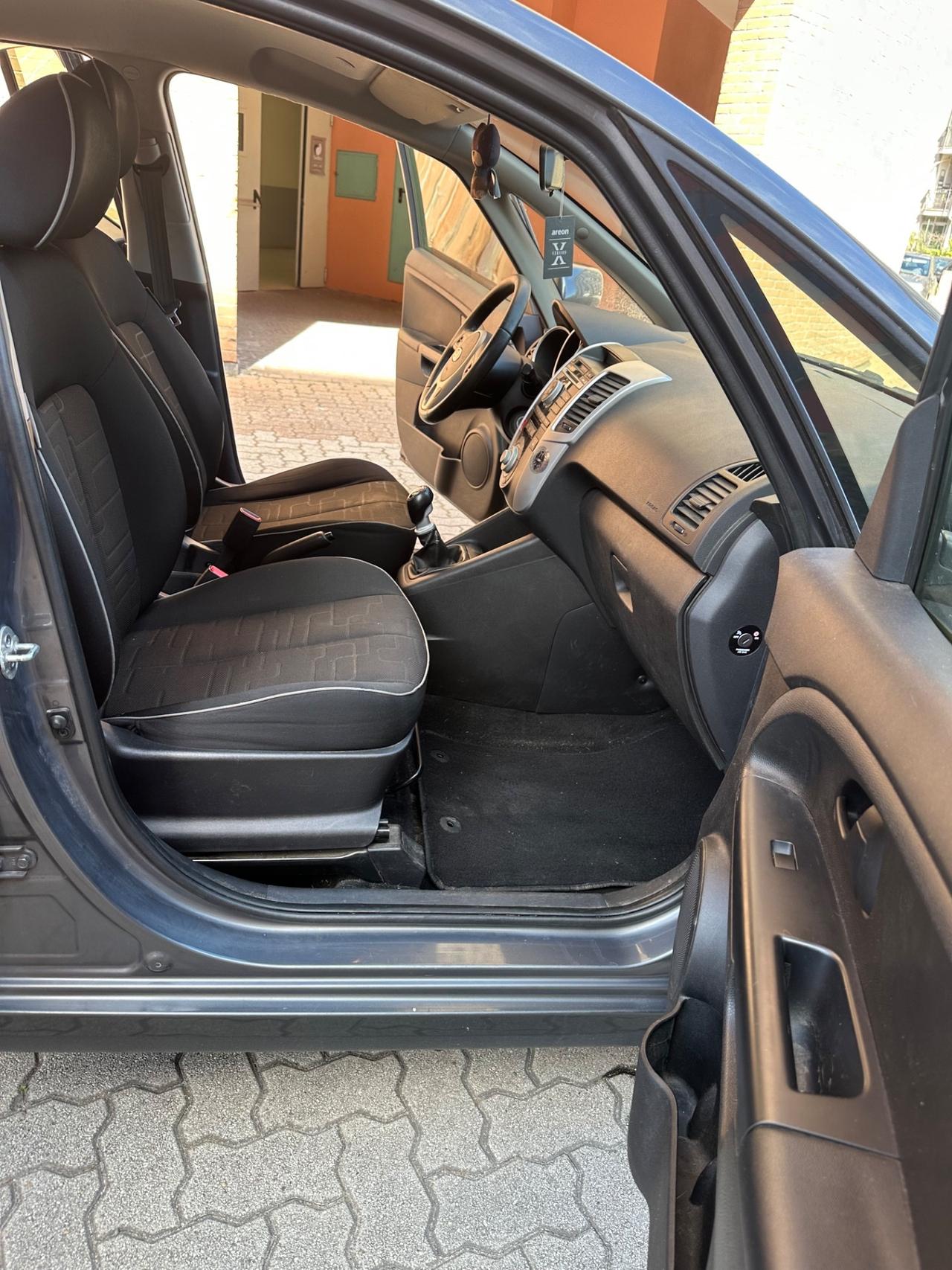 Kia Venga 1.4 CRDi 90CV WGT EX