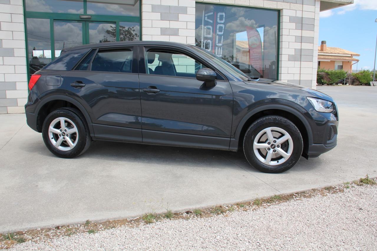 Audi Q2 35 TDI quattro S tronic Business