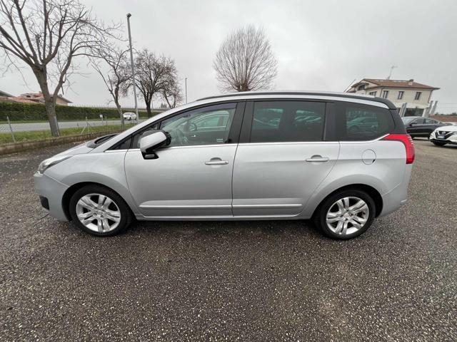 PEUGEOT 5008 1.6 HDi 115CV Allure