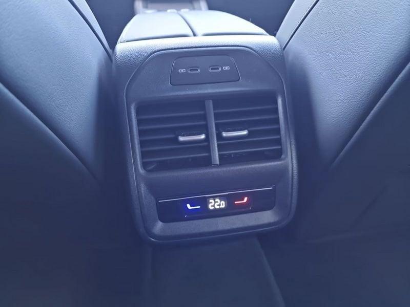 Volkswagen Passat 2.0 TDI 150 CV SCR EVO DSG Business LED NAVI COCKPIT CAMERA