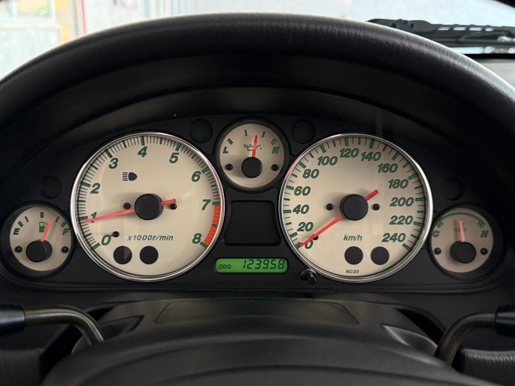 MAZDA MX-5 1.6i 16V cat- California Edition -