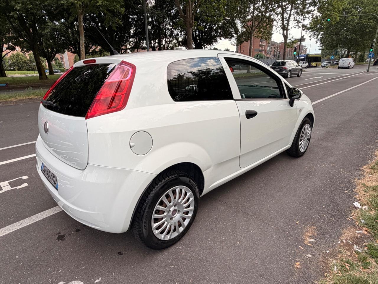 Fiat Grande Punto 1.3 MJT 75 3p.Van Actual 2pt
