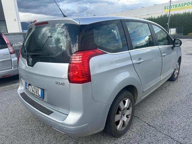 PEUGEOT 5008 1.6 HDi 112CV 7posti senza nessun lavoro da fare