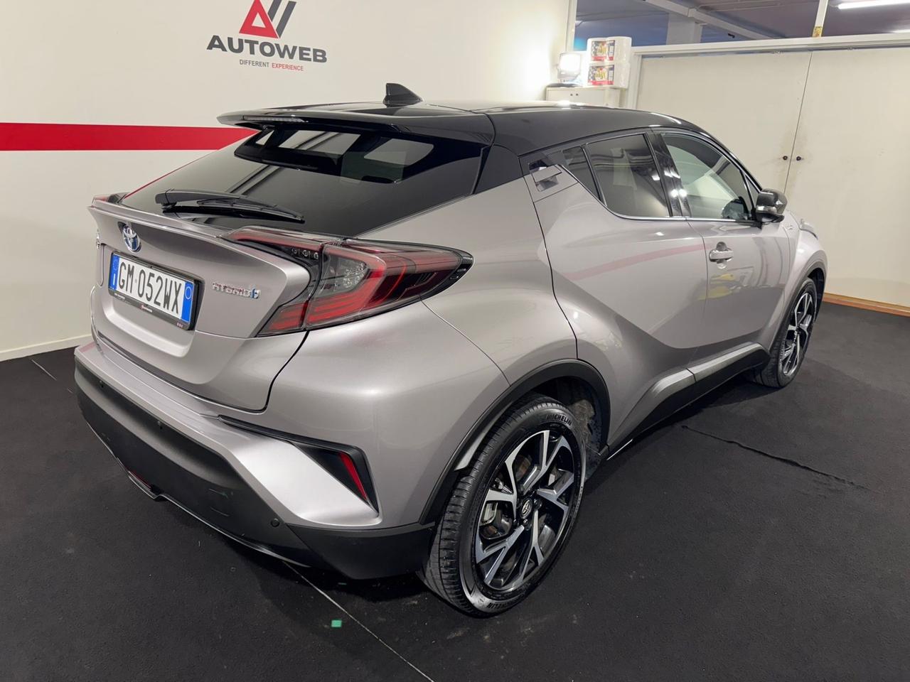 Toyota C-HR 1.8 Hybrid E-CVT Lounge