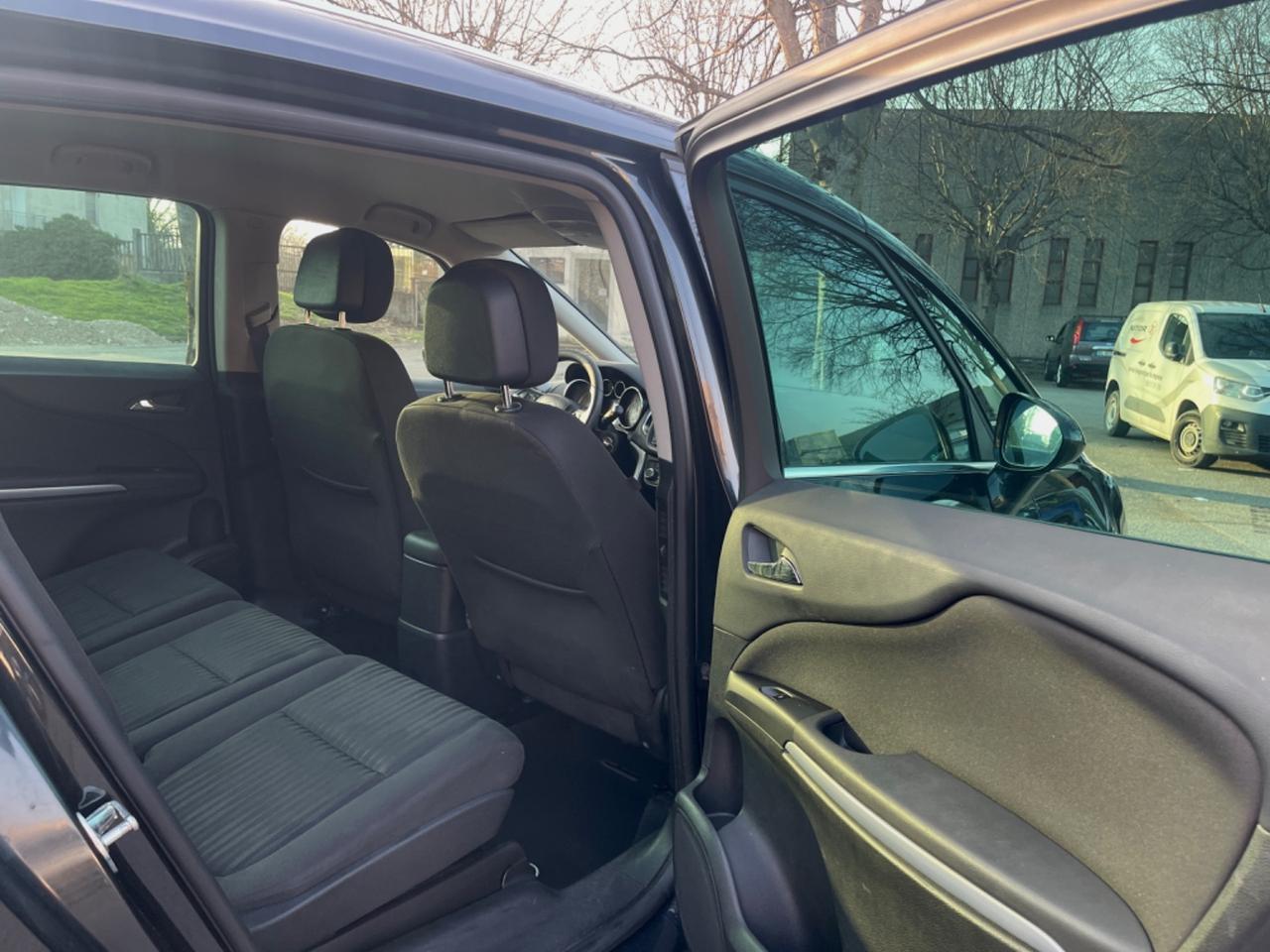 Opel Zafira Tourer 1.4 Turbo 140CV GPL Cosmo 2013 Posti7