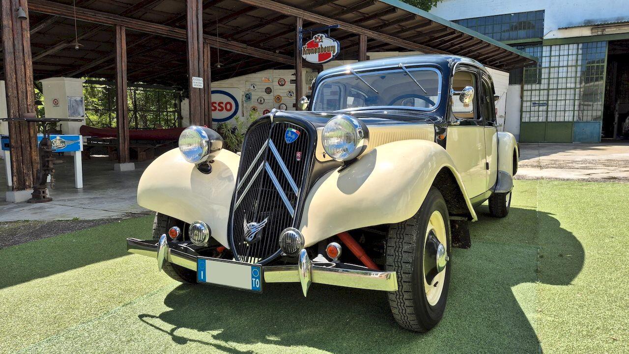 Citroen Traction Avant 11 BL – 1955
