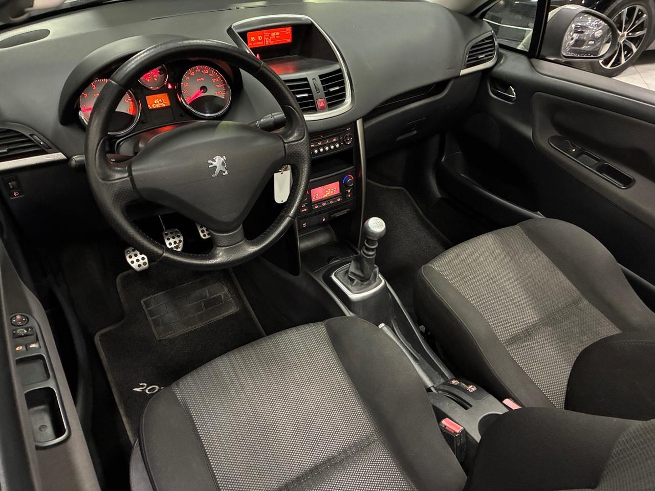 Peugeot 207 CC Cabrio 1.6 Féline