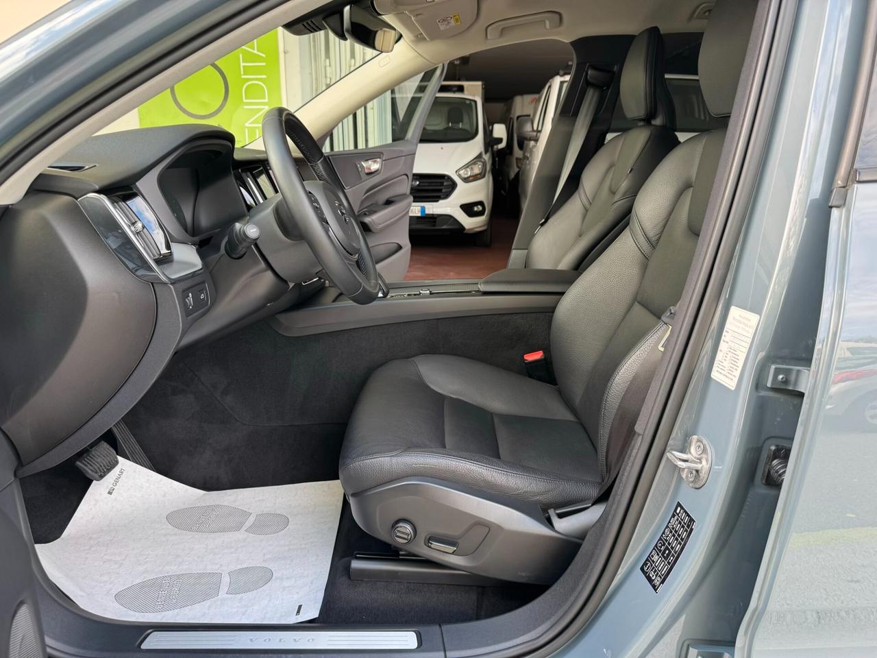 Volvo XC60 2.0b4 MomentumPro AWD GEARTRONIC GAR24M