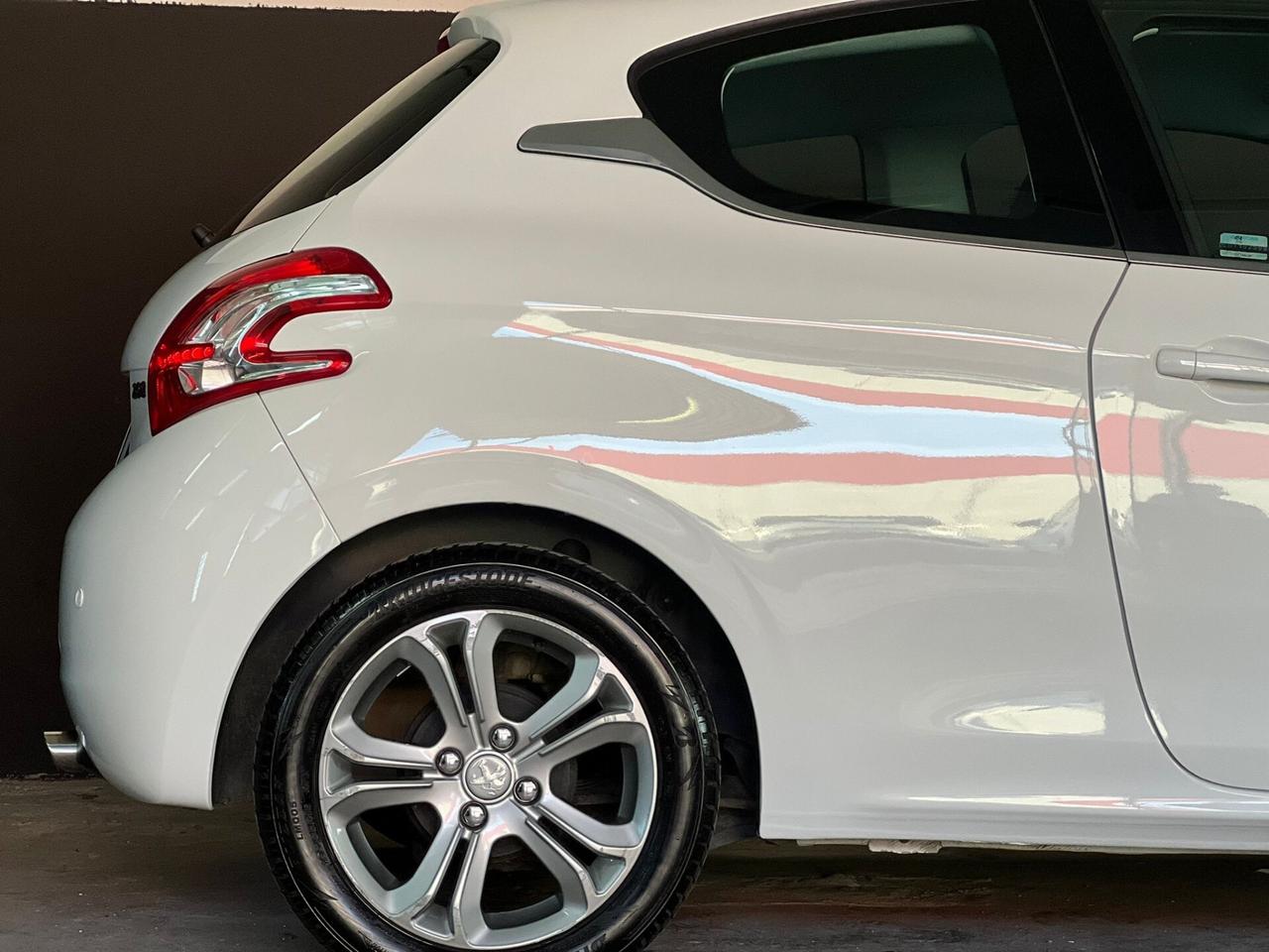 Peugeot 208 1.2 VTi 82 CV 3 porte Serie Speciale S