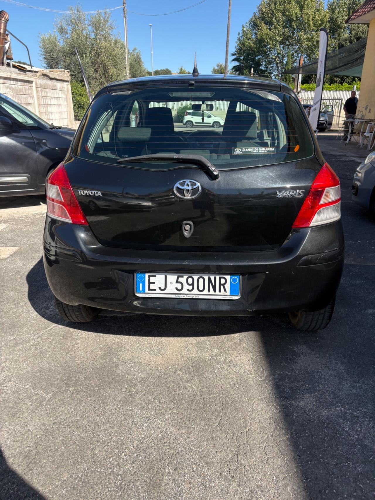 Toyota Yaris 1.0 5 porte Now