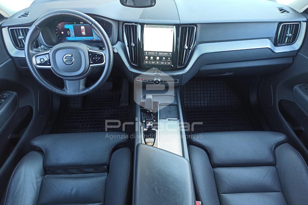 VOLVO XC60 B4 (d) automatico Plus Dark