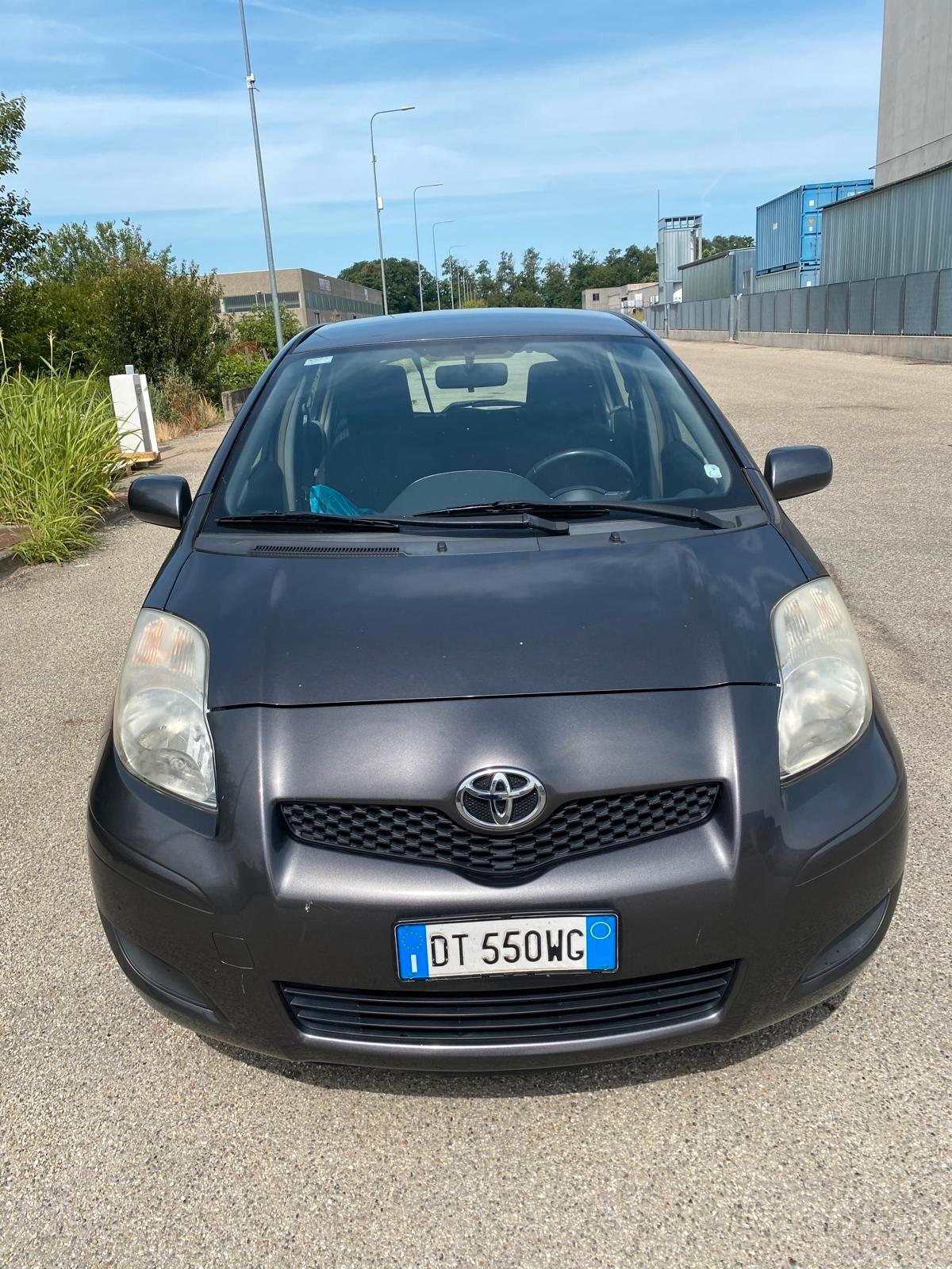 Toyota Yaris 1.0 5 porte Sol SOLI 130.000 KM CERTIFICATI UNICO PROPRIETARIO ADATTA AI NEOPATENTATI