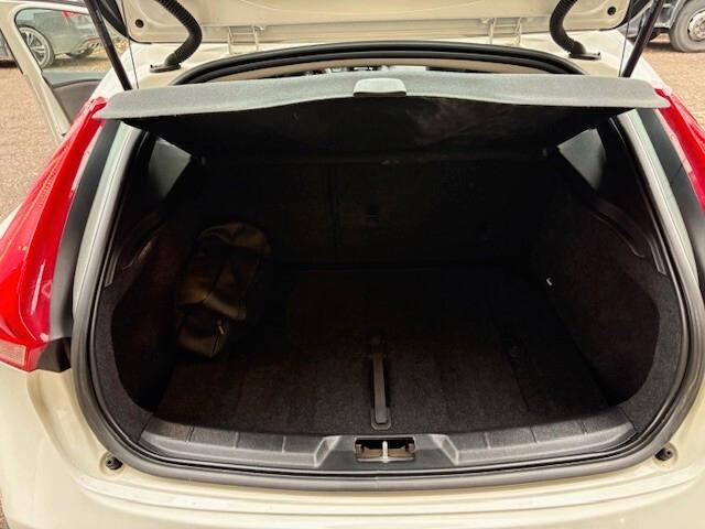 Volvo V40 Cross Country D2 Business Plus