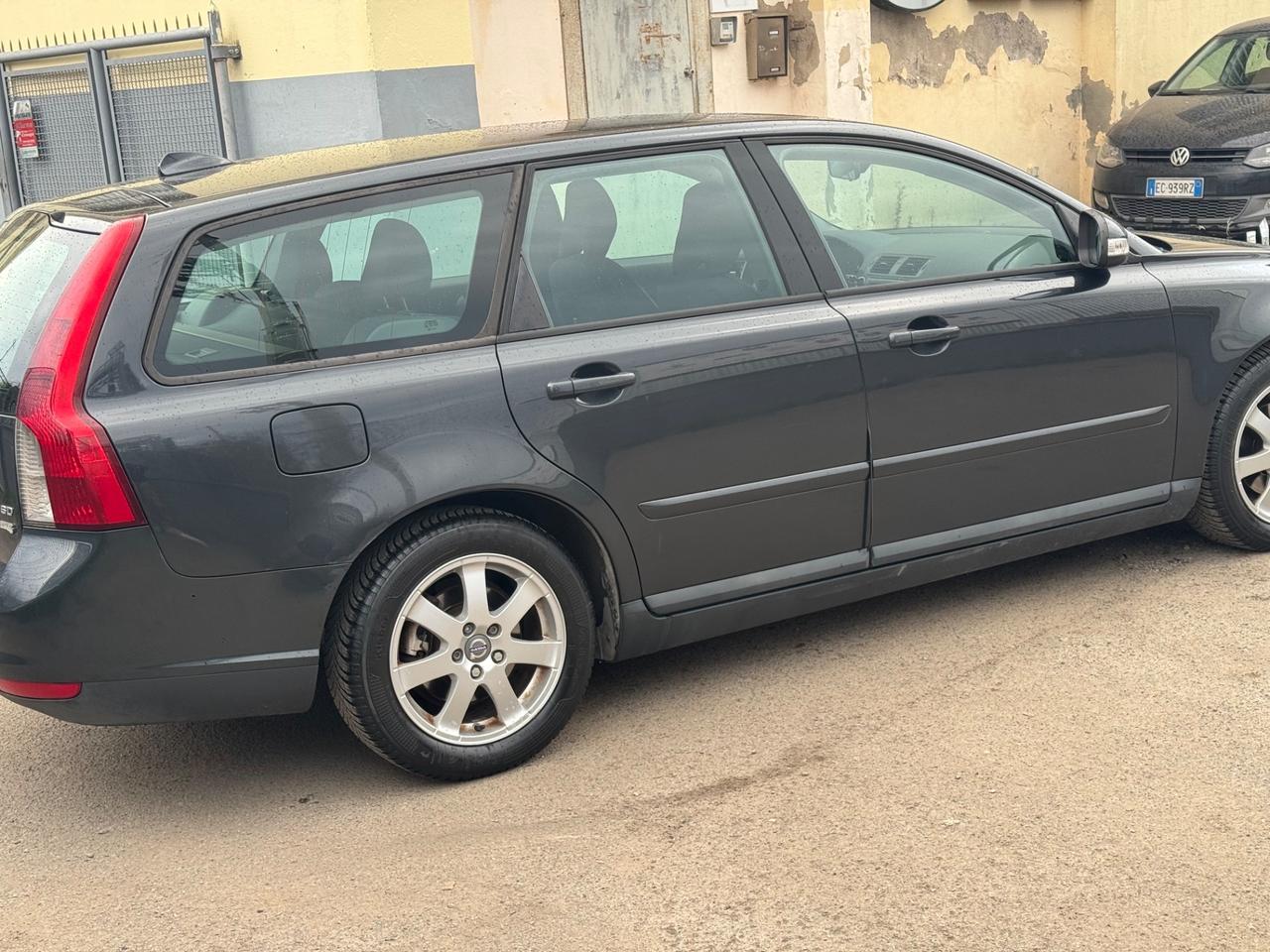 Volvo V50 D3 R-design