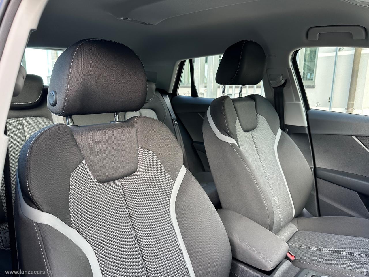 AUDI Q2 30 TDI Business Advanced