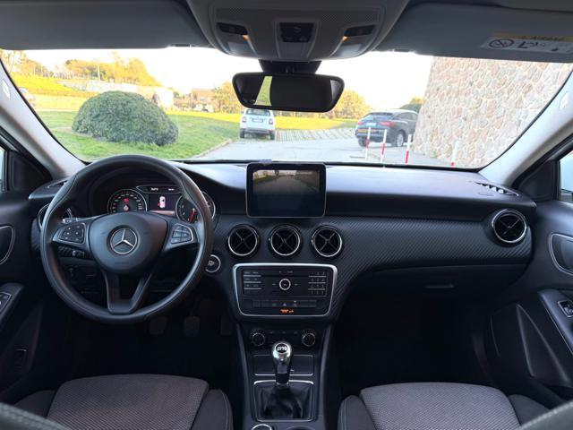 MERCEDES-BENZ GLA 180 PACK NIGHT+NAVI+FULL LED+R.CAM+PORT.ELETTRICO