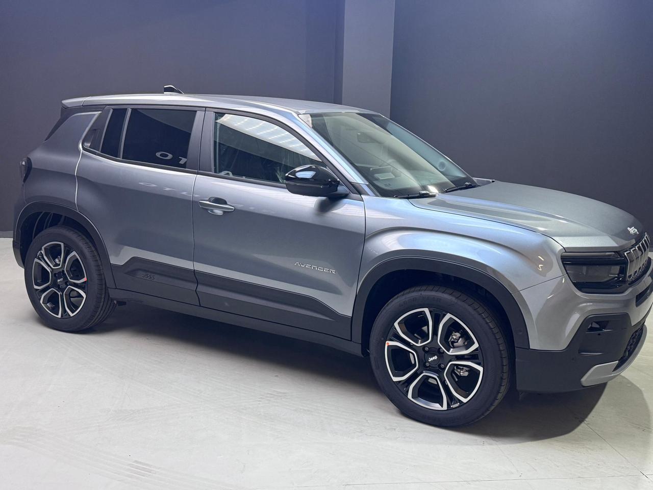 Jeep Avenger 1.2 turbo e-hybrid mhev Summit fwd 110cv edct6