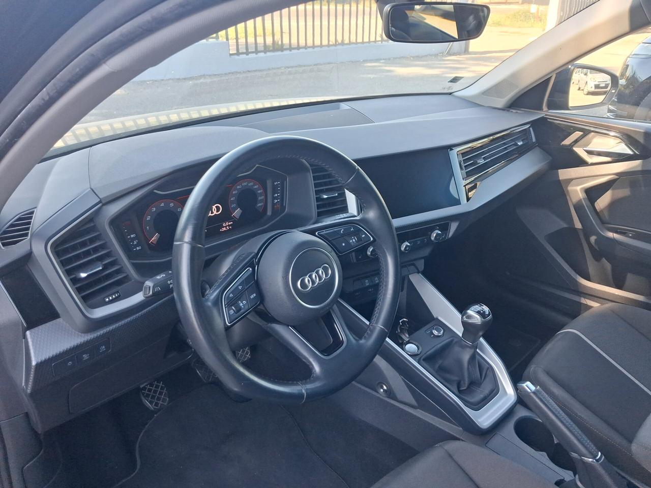 Audi A1 citycarver 30 TFSI Identity Contrast