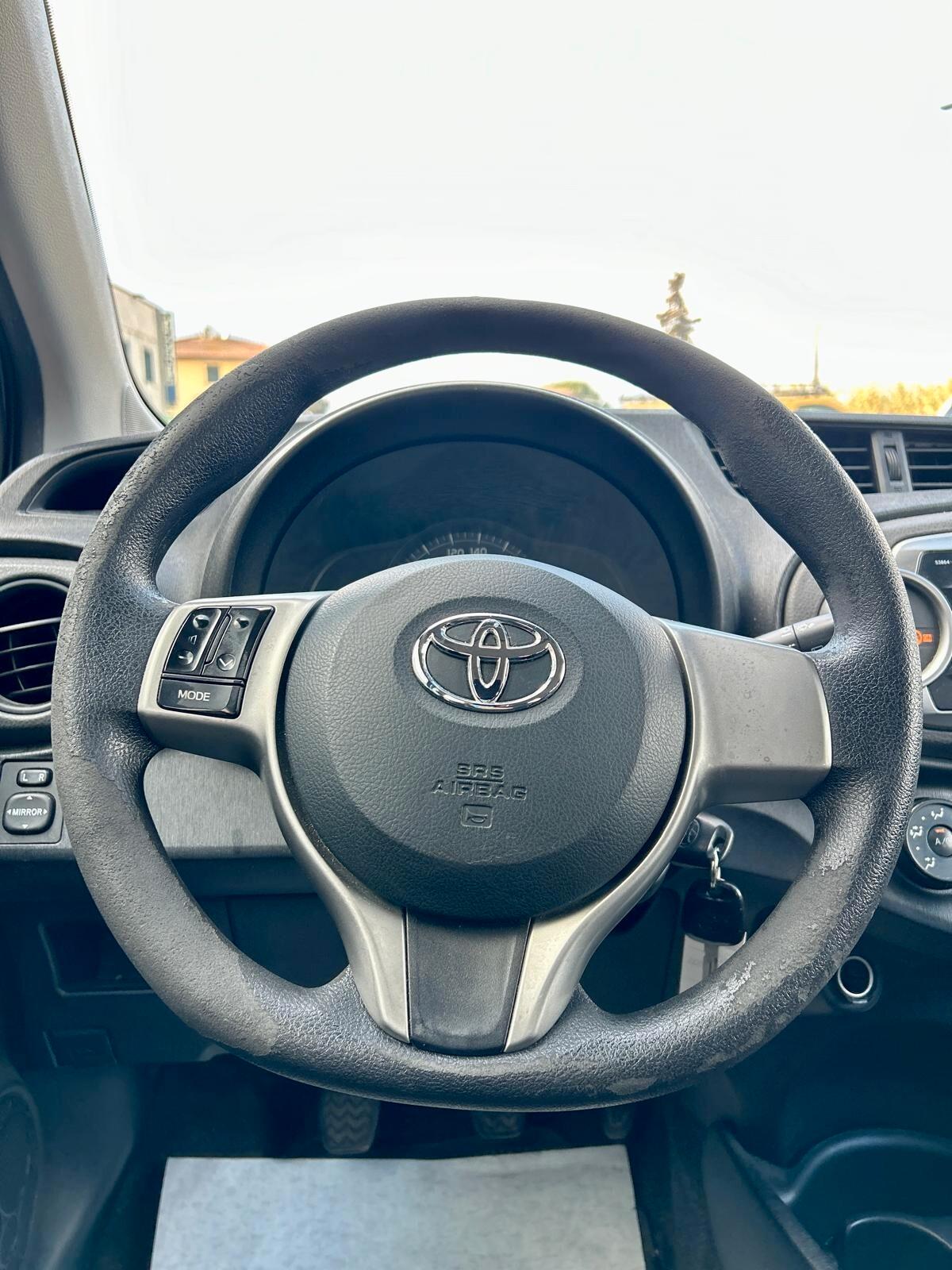 Toyota Yaris 1.0 5 porte Lounge - ok neopatentato