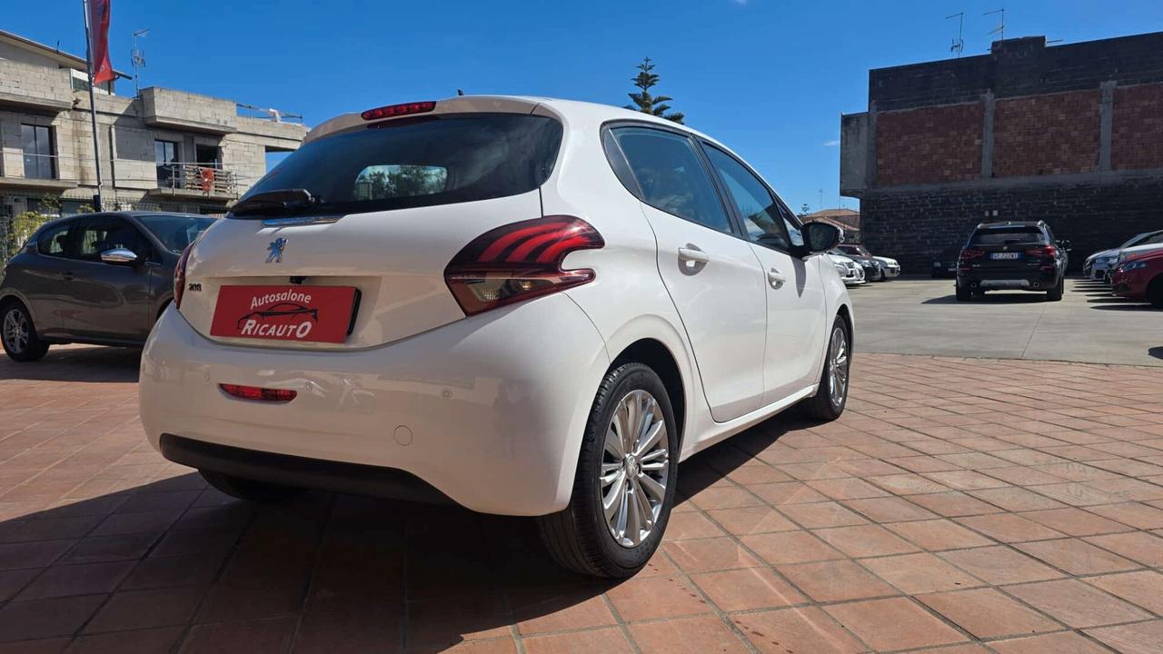 Peugeot 208 BlueHDi 75 5 porte allure