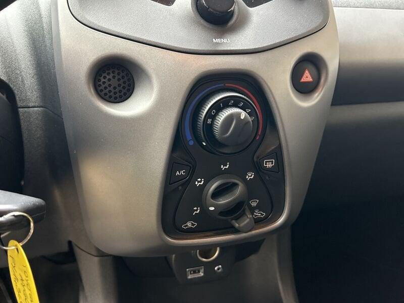 Toyota Aygo 1.0 x-cool 72 CV