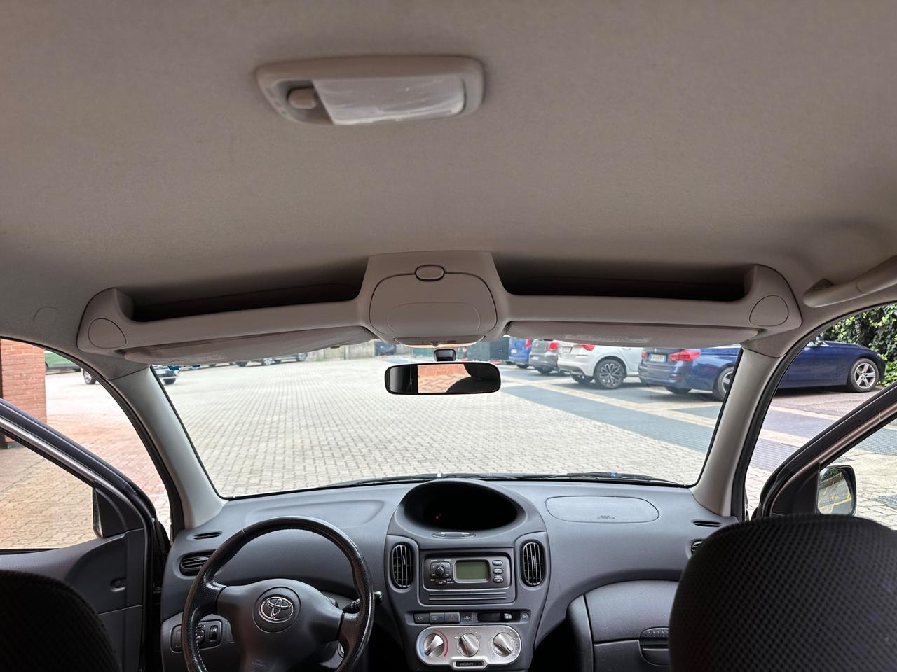 Toyota Yaris Verso 1.3i 16V cat Sol '03