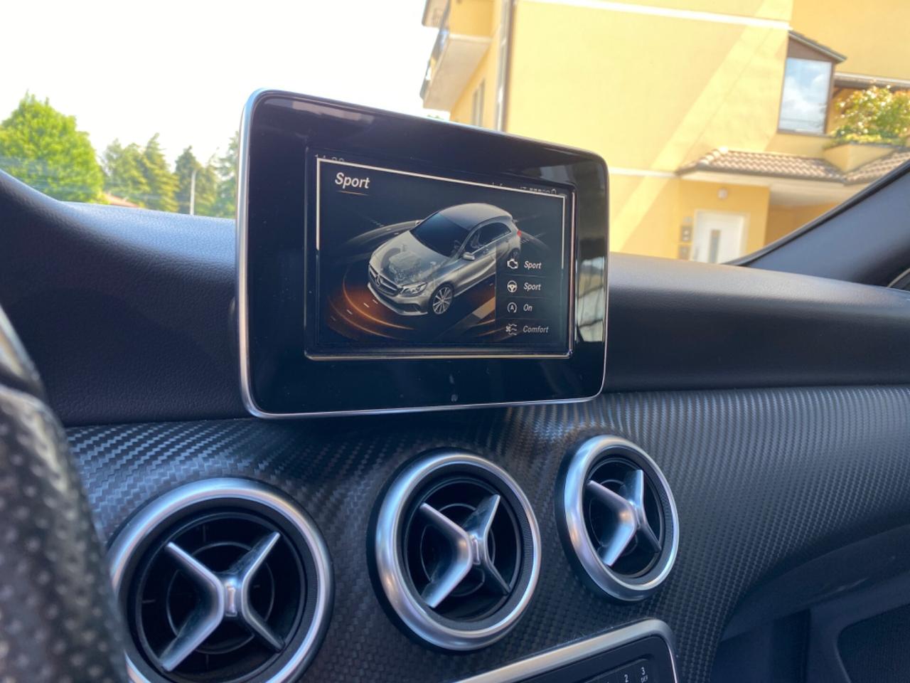 Mercedes-benz A 200 d Automatic Premium AMG