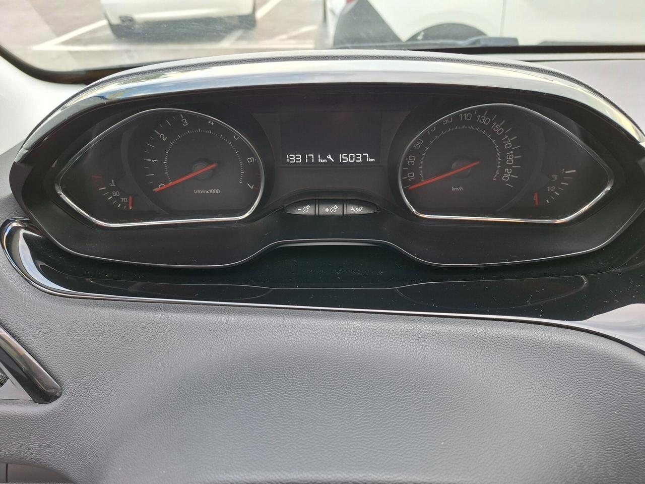 Peugeot 208 1.2 benzina Neopatentati 2013