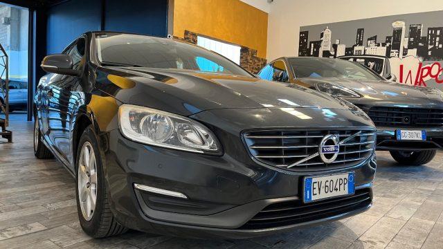 VOLVO V60 D2 1.6 Momentum- come nuova