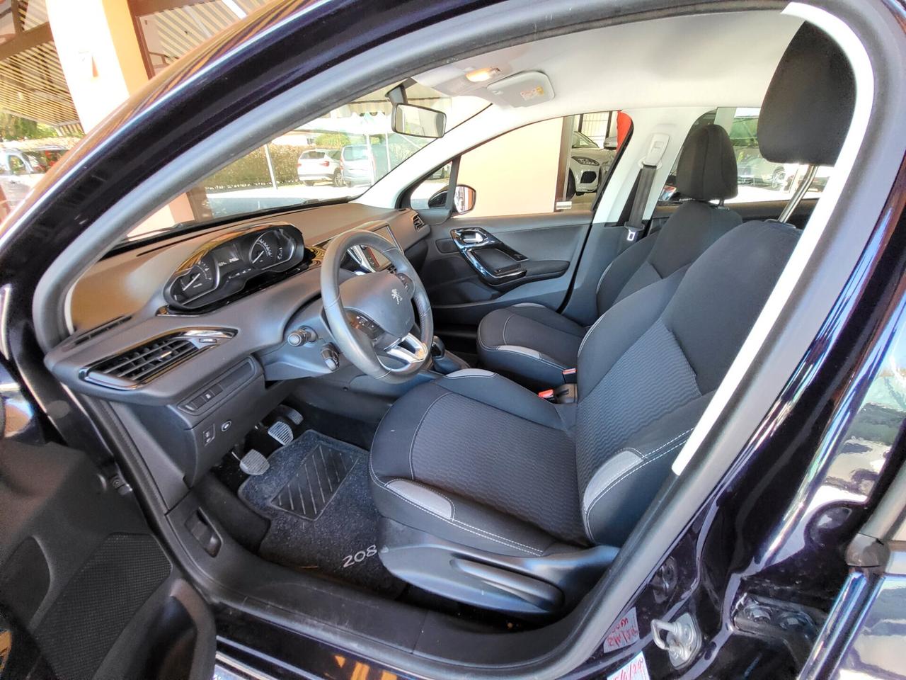 Peugeot 208 208-1.2 benz/gpl