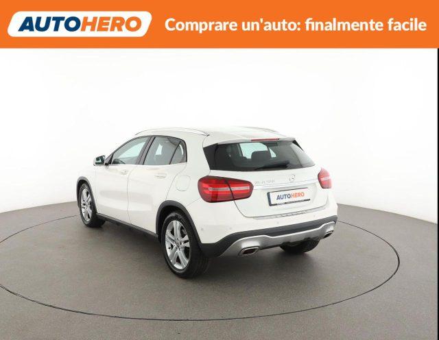 MERCEDES-BENZ GLA 180 Sport
