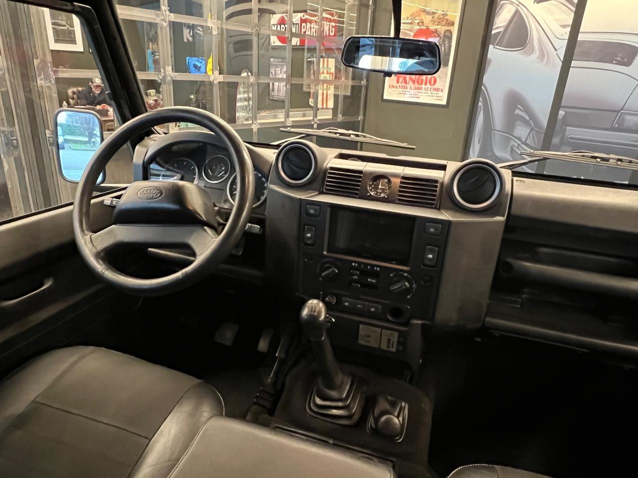 Land Rover Defender 110 2.4 TD4 Station Wagon SE