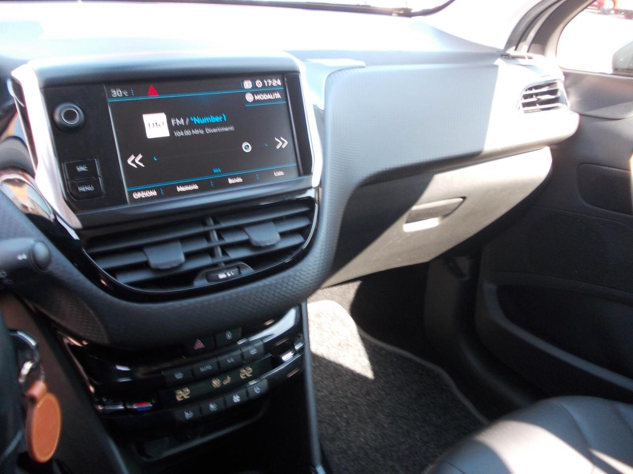 Peugeot 2008 12 PureTech Allure-KM57711 SI NEOPATENTATI