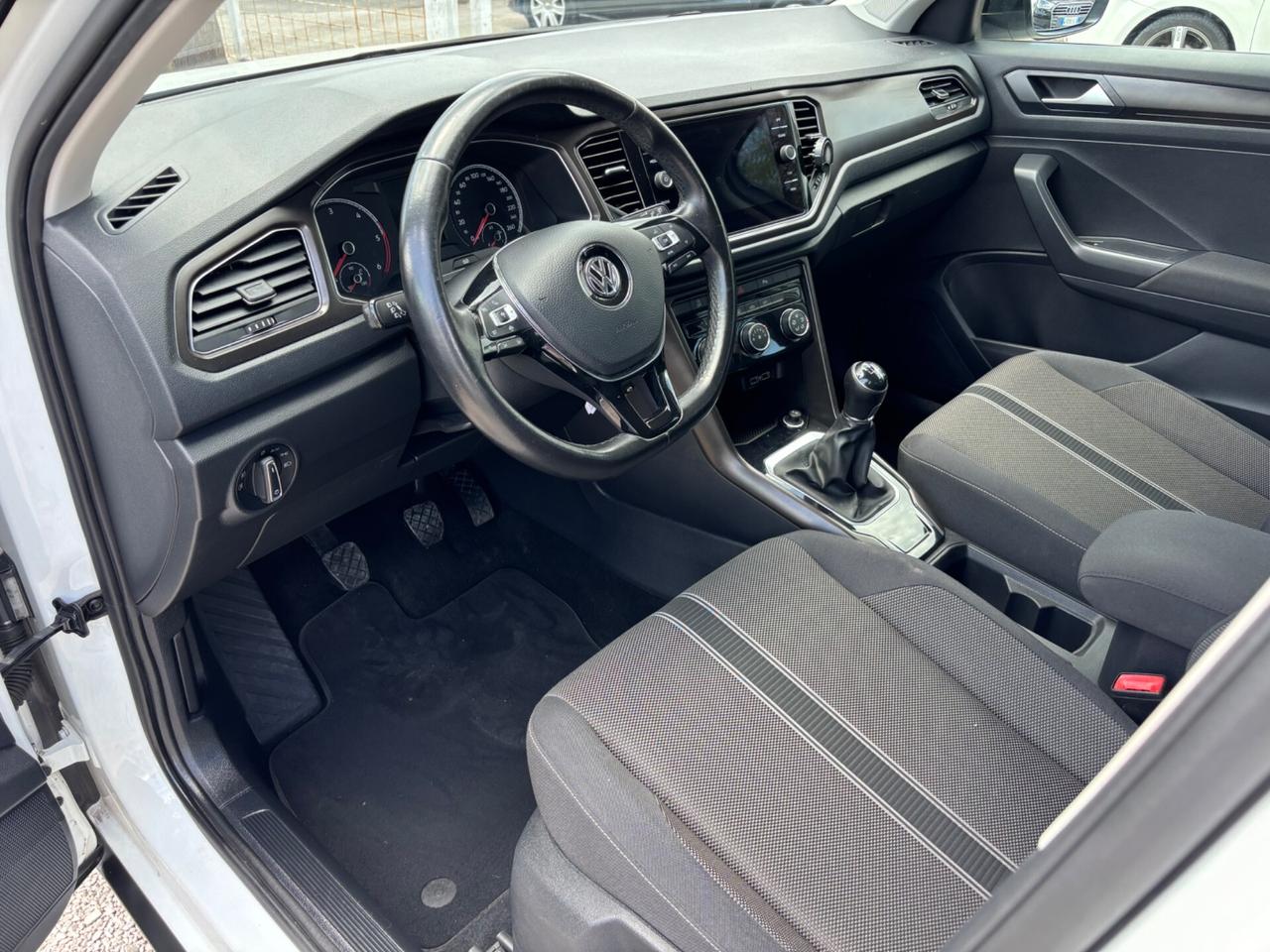 VW T-ROC 1.6 116CV ADVANCED 99.000km