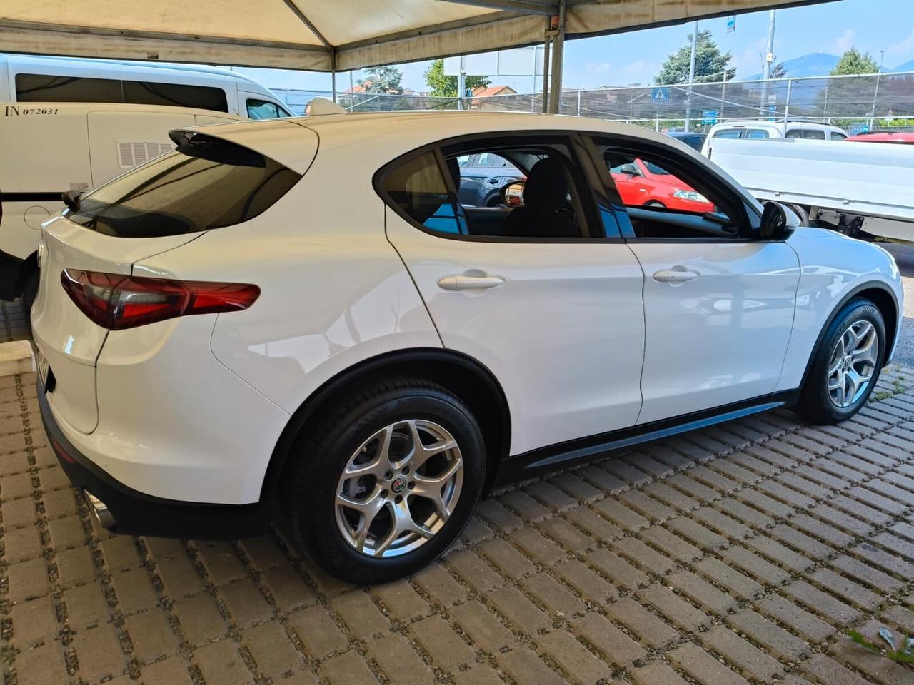 Alfa Romeo Stelvio AUTOCARRO N1 2.2 Turbodiesel 160 CV AT8 RWD Business