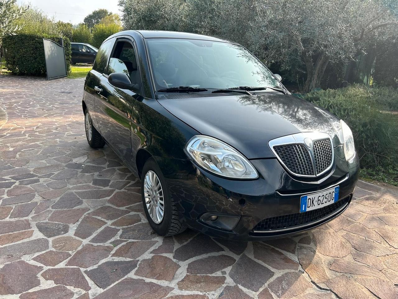 Lancia Ypsilon 1.2 Argento