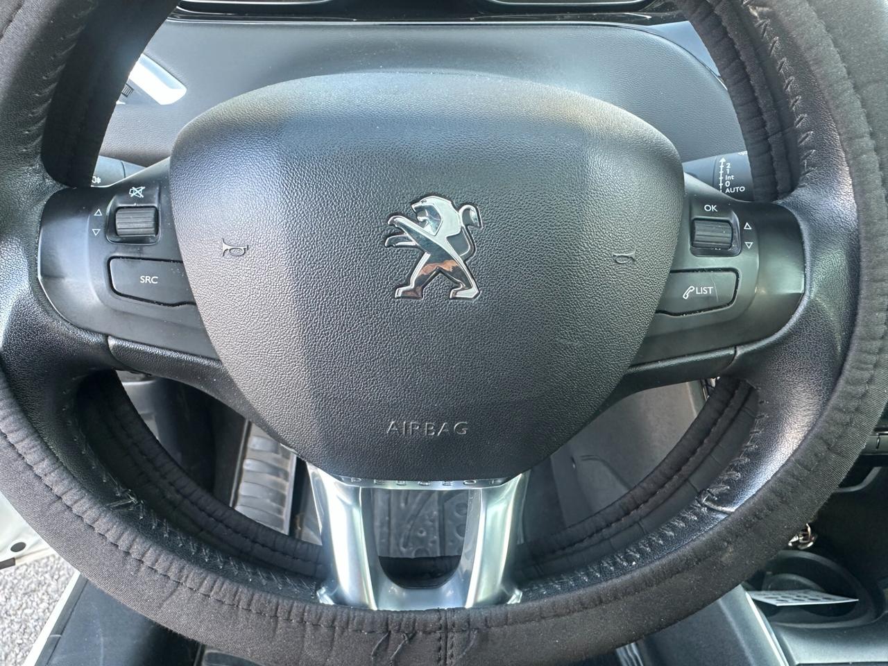 Peugeot 208 1.6 e-HDi 92 CV Stop&Start 5 porte Allure