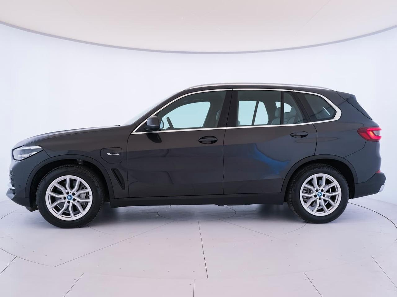 BMW X5 xdrive45e xLine auto - KM0 - IVA ESPOSTA