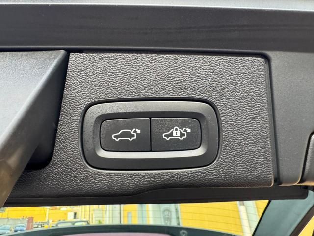 VOLVO XC60 T6 Recharge Plug-in Hybrid AWD Inscription Express