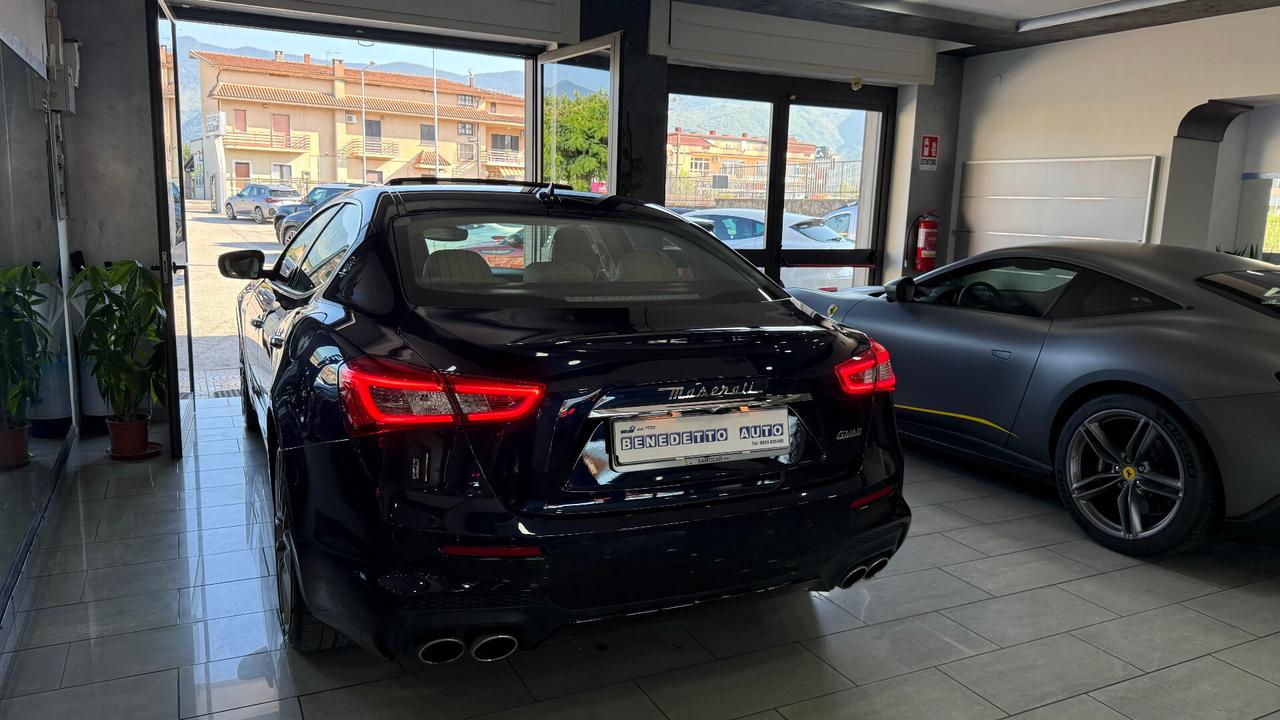 Maserati Ghibli V6 Diesel 275 CV Gransport