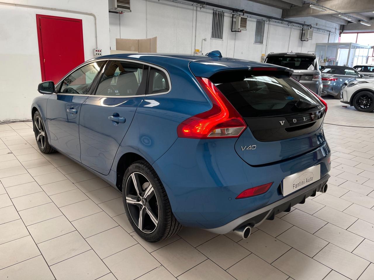 Volvo V40 Volvo V40 R-design 2.0 d2-Ok Neopatentati-LEGGI SOTTO