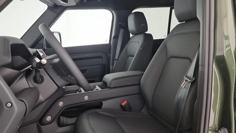Land Rover Defender 110 3.0D I6 200 CV AWD Auto X-Dynamic SE