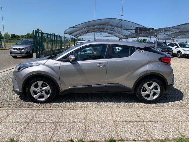 TOYOTA C-HR 1.8 Hybrid E-CVT Business