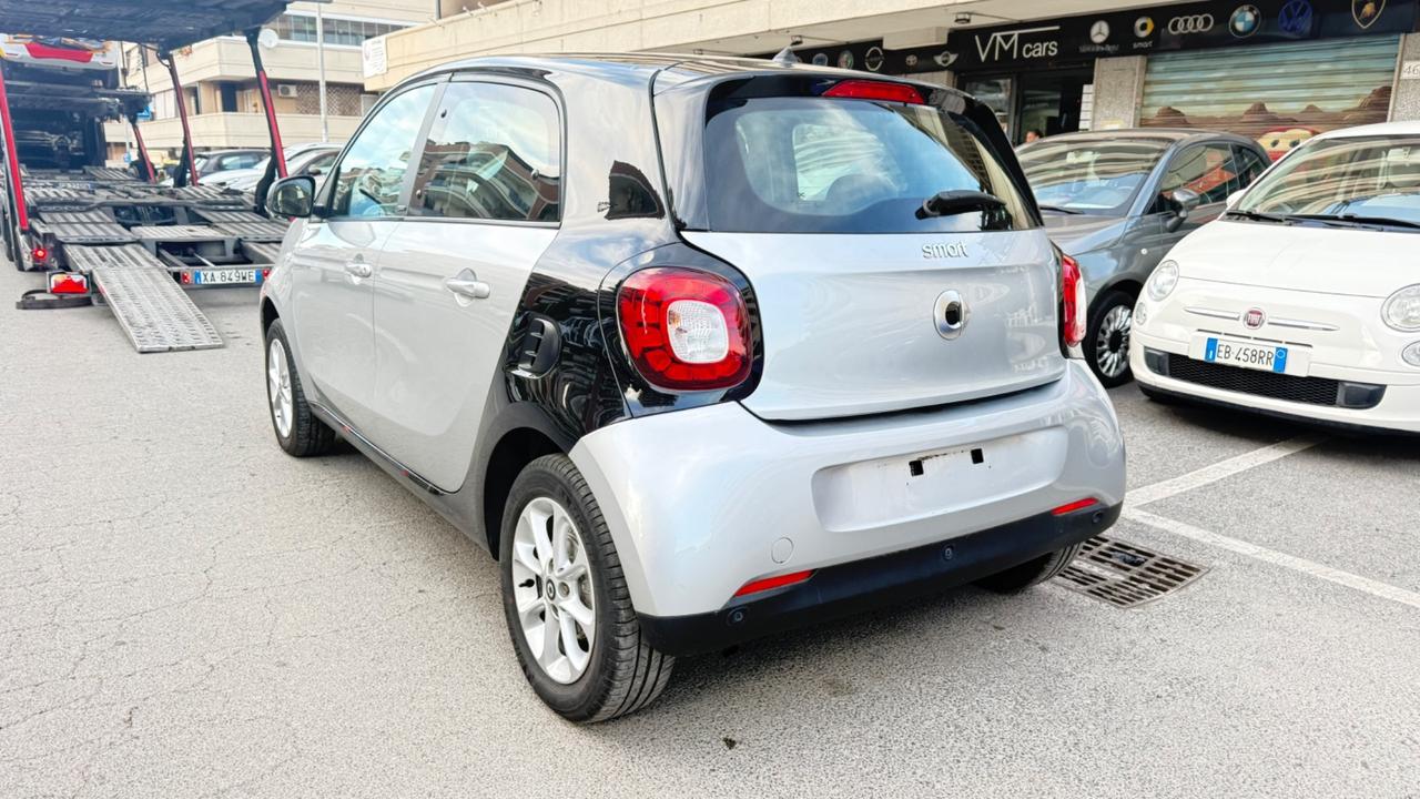 Smart ForFour 70 1.0 Passion LED PSC BLUETOOTH CERCHI 15