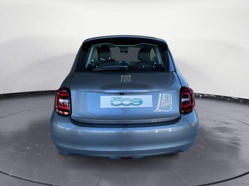 FIAT 500e 500 Nuova 500 Hatchback My23 La Nuova 500 - 320 Berlina