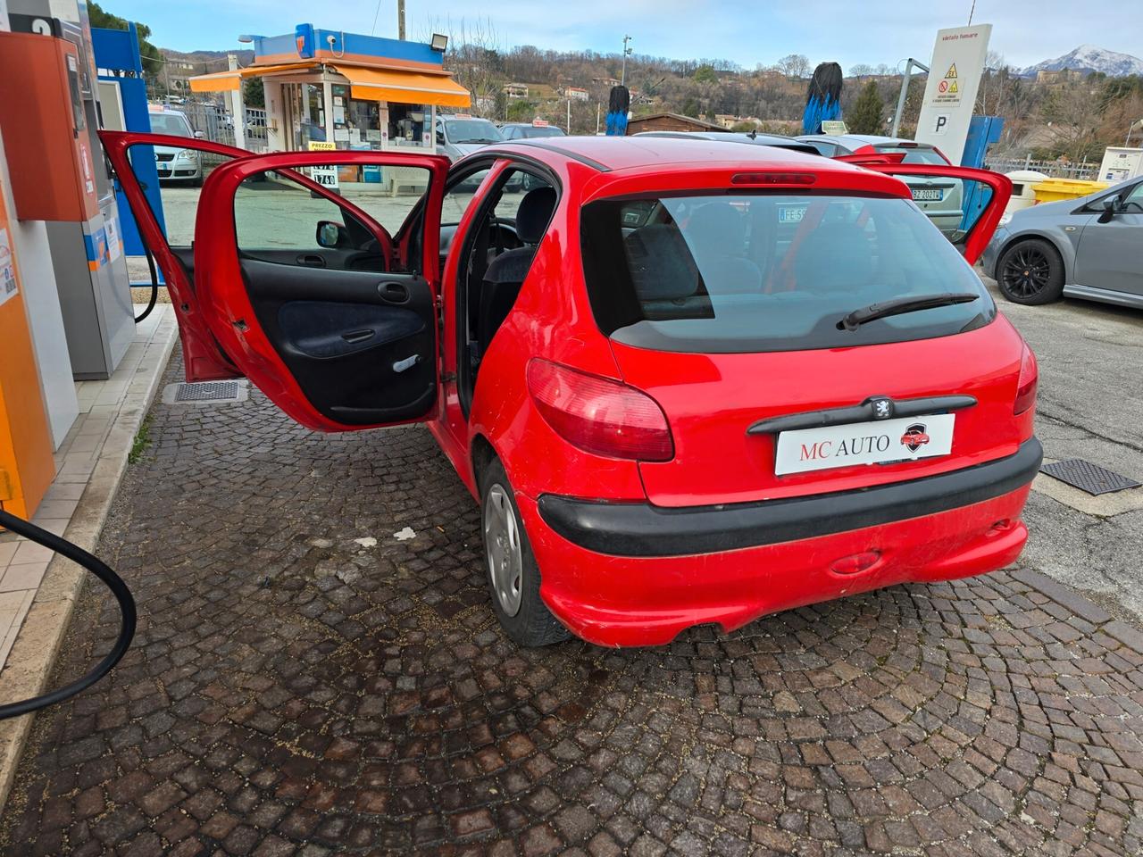 Peugeot 206 1.1 5p. con 210.000km NEOPATENTATI ok