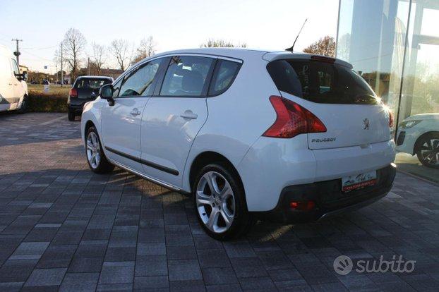 PEUGEOT 3008 1.6 HDi 110CV Tecno TETTO PANO.+ HE