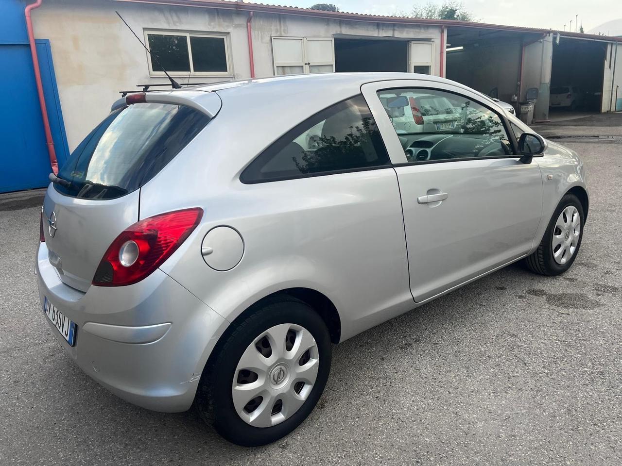 Opel corsa 3P-1.2 benz-km 127000-2009