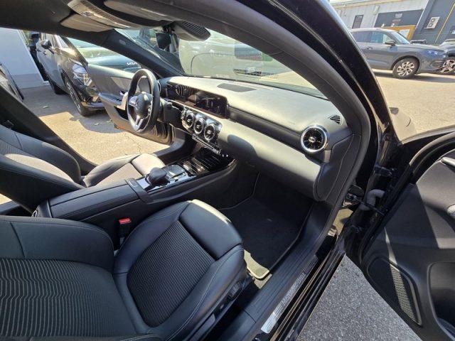 MERCEDES-BENZ A 200 d Automatic Sport NIGHT EDITION PERMUTE